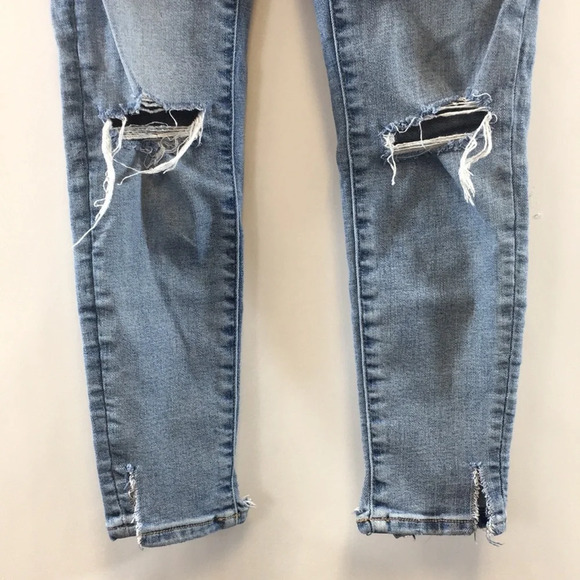 3/$20 American Eagle Super Hi-Rise Jegging Womens 0 Short Light Distressed Jeans - Picture 3 of 15